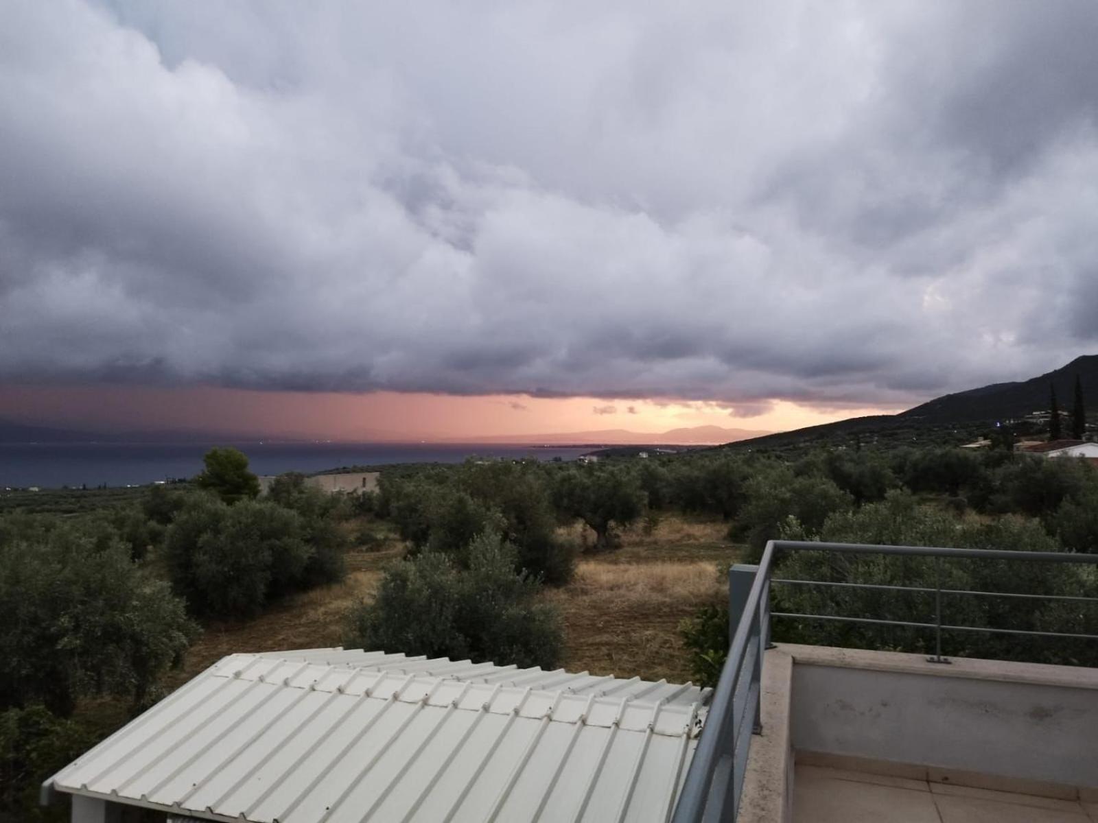 Panoramic View Summerhouse Loukissia Exteriér fotografie